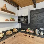 U Komarku Guest house