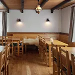 U Komarku Guest house 3*
