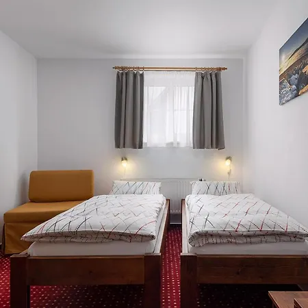 U Komarku Guest house 3*